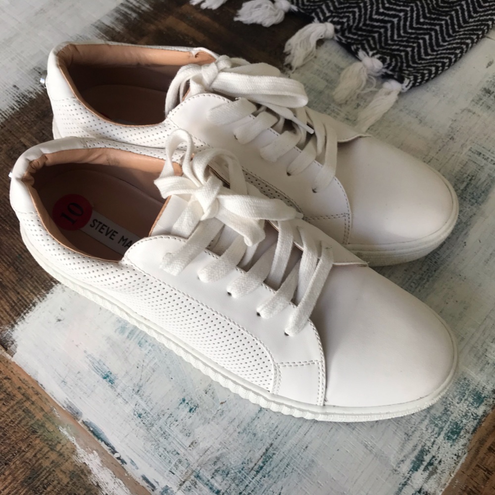 Steve Madden white tennis shoes